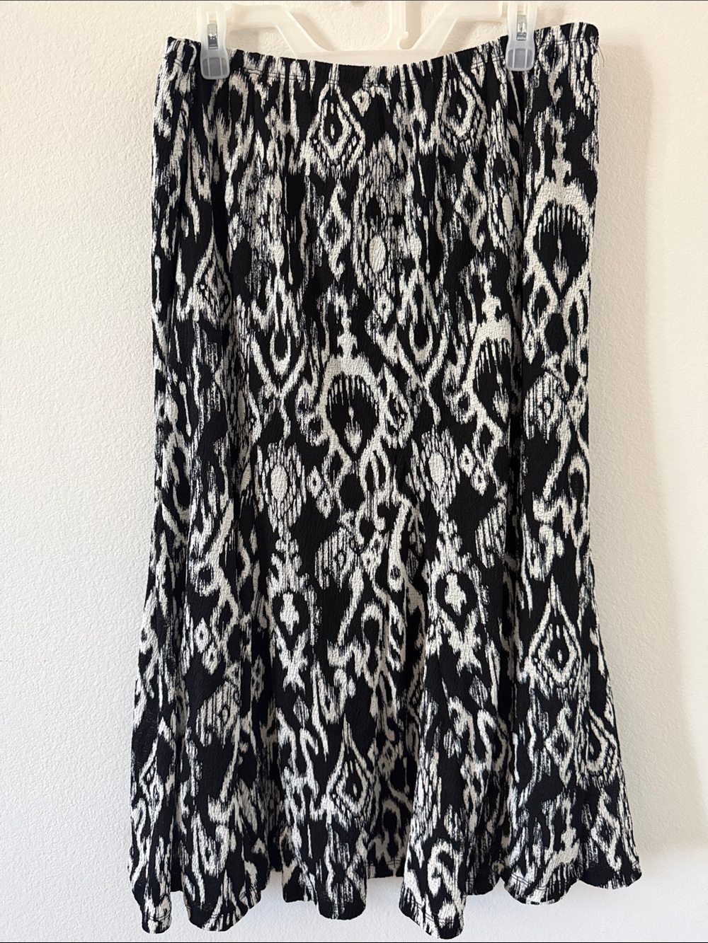 JM Collection Black and White Ikat-Print Midi Skirt